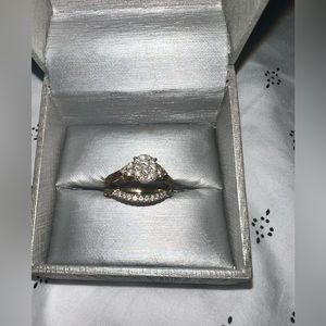 Engagement ring 2 pieces with diamonds and gold 10k